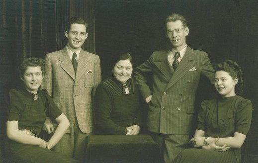 Photo of the Landman family who was able to come to America